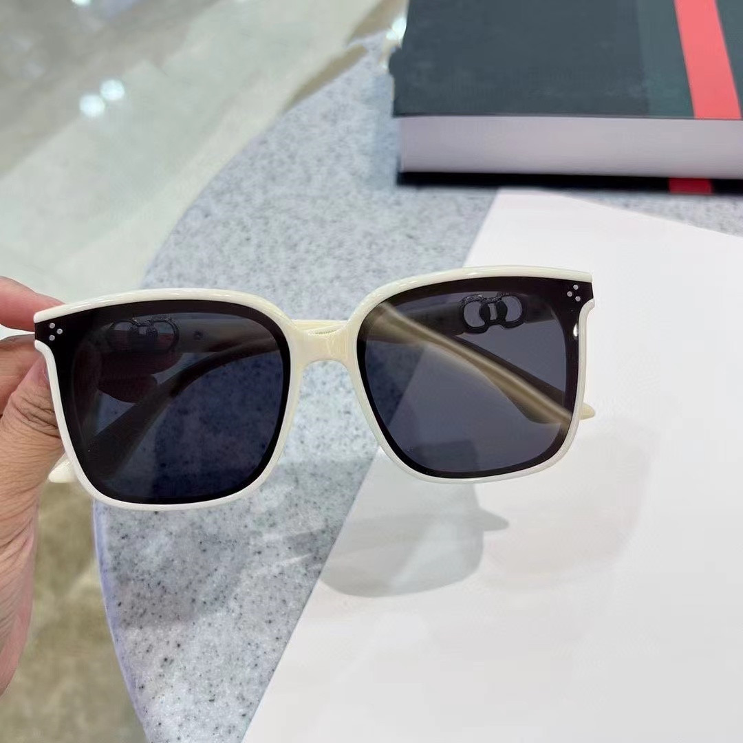 Same Style New Women's Sunglas - огляд і ціна Italy Fashion Street